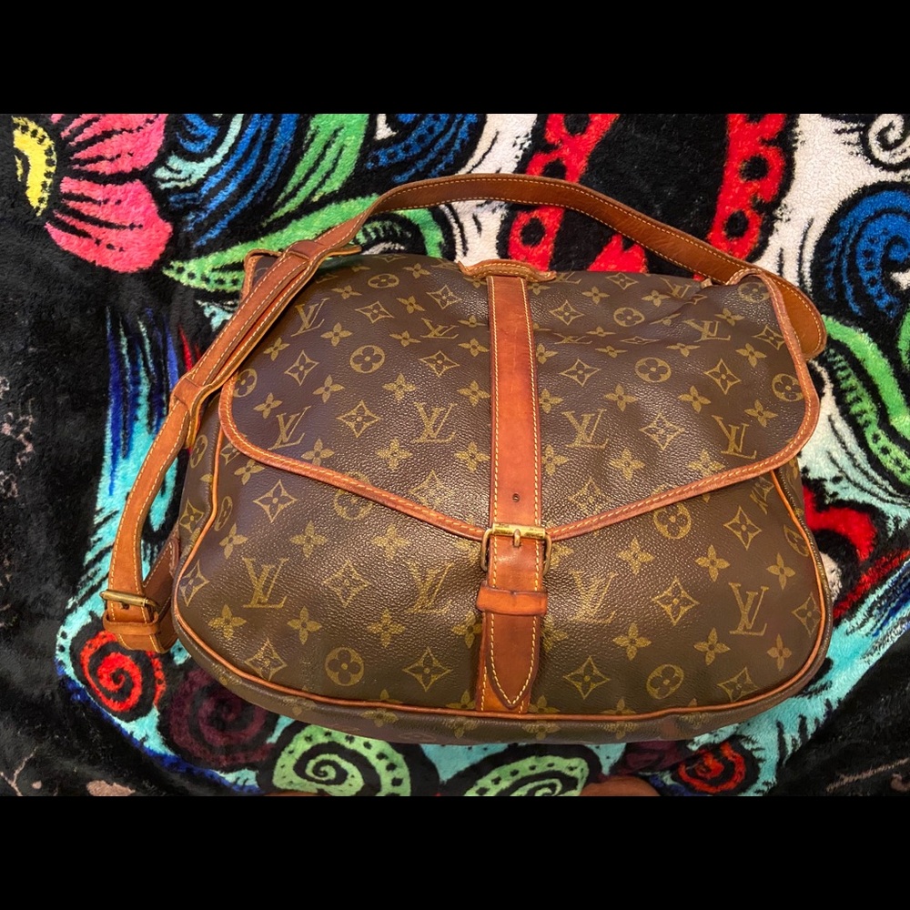 Louis Vuitton “Vintage” AUTHENTIC.. bag